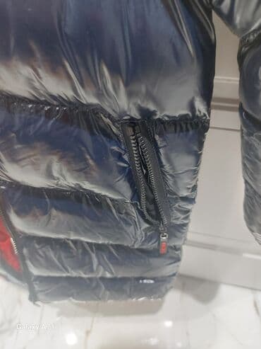 ust: Kurtka.Həm qız,həm oğlan uşağı geyinə bilər.7-8yaşa.Dizə qədərdir.160 — 4