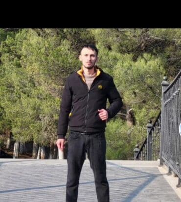 Pencəklər: Qara kişi gödəkçə - Rəng: qara, iç hissədə sarı detallı (yaka və — 1