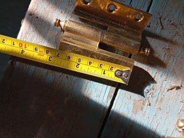 Kabrolar: Latun petleler ve kilid — 4