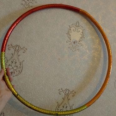 Hulahup (idman halqası). 3 man Material: yüngül plastik, üstü