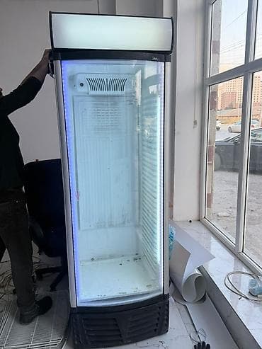 vitrin mallari: Satılır kommersiya üçün avadanlıqlar: - Qara rəngli, metal karkaslı — 2