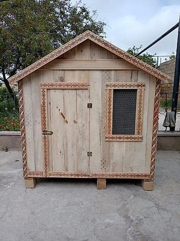 Taxta toyuq/kümes evi - Material: tamamilə təbii ağacdan yığılmış