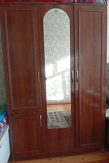 dolab ikinci el: İşlənmiş, 3 qapılı, Güzgülü, Qəhvəyi, Taxta, Açılan, Düz dolab — 1