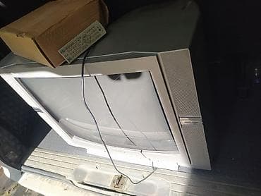 retro gramofon: SANYO CRT televizor - Marka/model: SANYO (ekranda “SANYO” loqosu), ön — 3