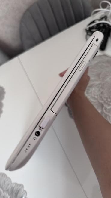 hp 2000: Bu noutbuk gündəlik işlər və ya təhsil üçün uyğun bir seçimdir. Əsas — 2