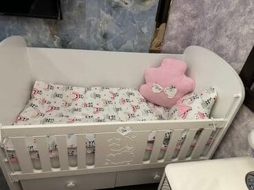 uşaq yelənçəyi: Oğlan və qız üçün, Dördbucaq, Beşik, Dəst ilə, Yellənmə mexanizmsiz — 2