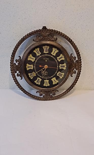 kohne pullar aliram: Янтарь настенные часы СССР — 1