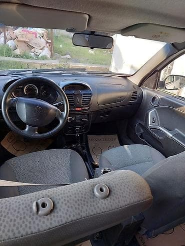 03 masin: Saipa Saina (sedan), ağ rəng. Masin Mastaga erazisinde yerlesir, tam — 8