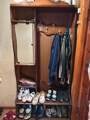 İşlənmiş, 1 qapı, Güzgülü, Qəhvəyi, Digər material, Açılan, Düz dolab