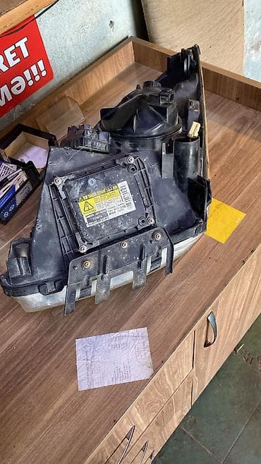 bmw e39 faralari: Prius farasi. Amerikanka ksenonnan olan sağ fara. Qulaqlari sınıqdı — 3
