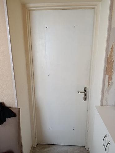 Ağ rəngli daxili otaq qapısı ağır taxta qapı.keyfiyyətli. - Material