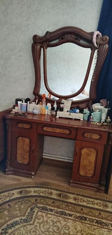 makeup masası: Klassik tərzli makiyaj masası və güzgü dəsti - Material: ağac, əl — 1