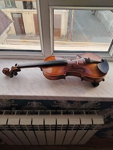 Yaylı alətlər: Məhsul: Klassik skripka (4/4 tam ölçü) Xüsusiyyətlər: - Korpus — 3