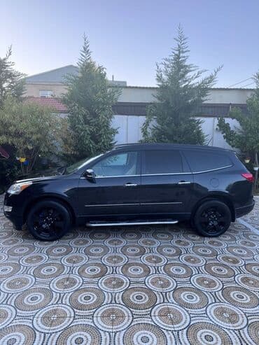 kia optima 2019: Chevrolet Traverse, qara rəng, 7/8 yerlik geniş salonlu tam ölçülü — 4