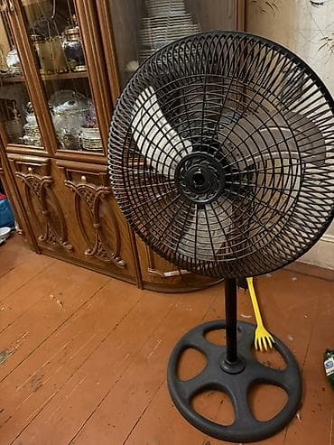 Su qızdırıcı kranlar: Güclü döşəmə ventilyatoru - Tip: Pedestal (stativli) ventilyator - — 1