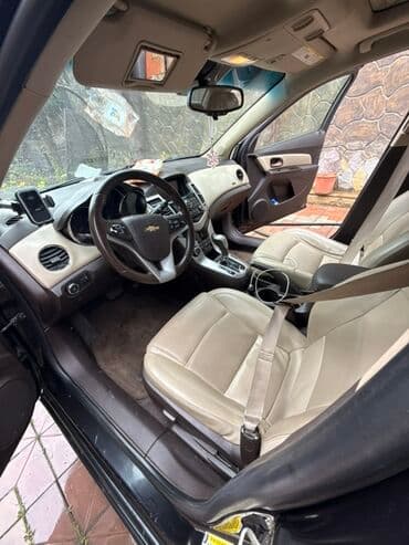 mercedesbenz 190 w201: Chevrolet Cruze: 1.4 l | 2014 il 180 km Sedan — 3