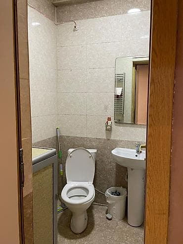 ecemide satilan evler: 2 otaqlı mənzil – daxili plan və xüsusiyyətlər: - Girişdə geniş — 2