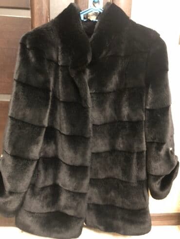 qadın kurkləri: Qara rəngli xəz plaş/palto - Zərif, parlaq teksturalı xəz material - — 7