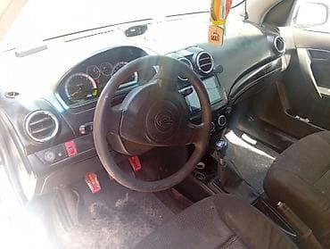 07 sekilleri 2022: Chevrolet Aveo: 1.5 l | 2012 il Sedan — 6