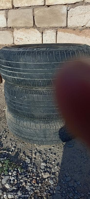 toyota aur: Disk təkər 195 / 65 / R 15 — 3