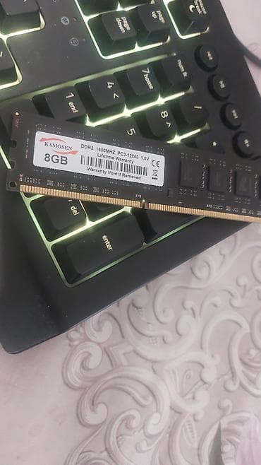 Operativ yaddaş (RAM) 8 GB, 1600 Mhz, DDR3, PC üçün lalafo.az -da Operativ yaddaş (RAM) 8 GB, 1600 Mhz, DDR3, PC üçün