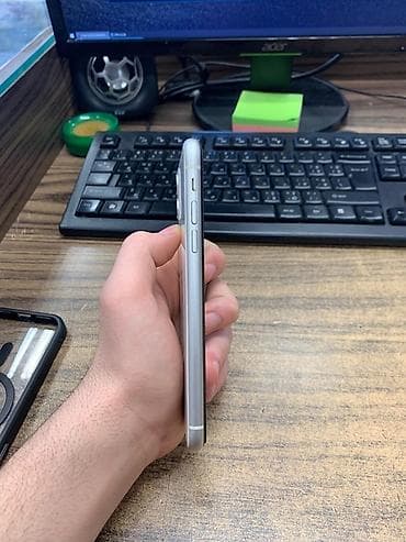 i̇phone 5: IPhone 11, Ağ — 3