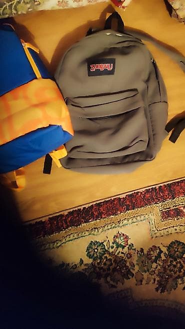 Diqqət 2 canta. 1- i tam təzədir. 10 man 1- isə az işlənib. tam