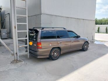 Opel Astra: 1.6 l | 1996 il 12345 km Universal