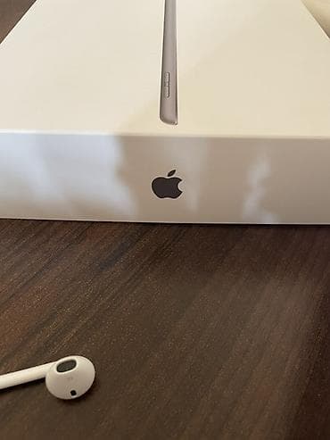 ipad azerbaycan: Apple iPad planşeti Xüsusiyyətlər: - 9.7 düymlük ekran - Wi‑Fi + — 4