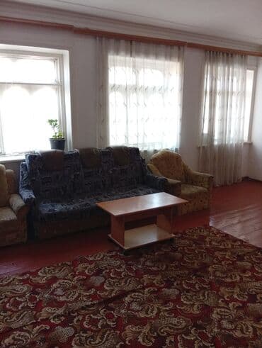 rieltor nedir: Mənzilin 2-ci mərtəbəsində yerləşən, ayrıca girişli yaşayış sahəsi — 8