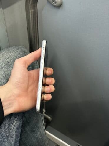 iphone se 4 qiymeti: IPhone 11, Ağ, Face ID — 4