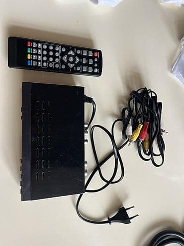 mini notebook computer: Orbita markalı rəqəmsal TV qəbuledicisi / tuner. Cihaza pult və RCA — 2