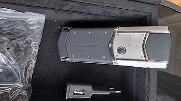 telefon hisseleri: Vertu Signature Touch, Düyməli — 2