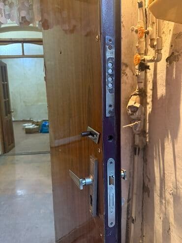 Furnitura və aksessuarlar: Mənzil üçün İşlənmiş Giriş qapısı Zamok ilə, Zəmanətsiz, Ödənişli quraşdırma, Ünvandan götürmə — 3