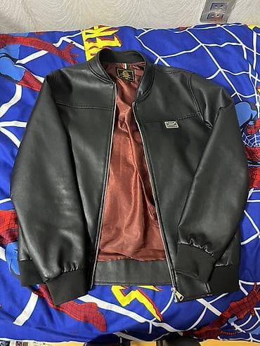 Razmerim deyil deyə satılır.1,2dəfə geynilib.85azna alınıb 50ə