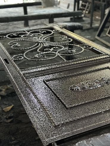 Darvaza Seyf qapıların yerində təmiri Rənglənməsi yenisin sifarişi