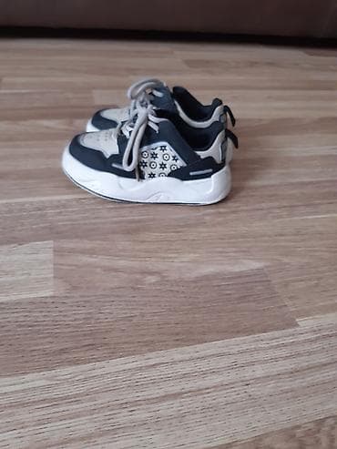 Uşaq dünyası: Uşaq ayaqqabısı. Uniex. 27 razmerdi — 3