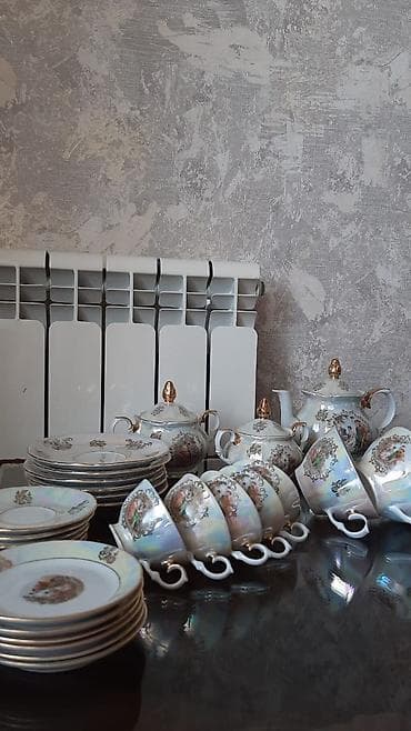 qedim samovar: Antik Madonna servis 2 çaynik 1 böyuk 1 balaca 3 pesok qabi 5 caska — 4