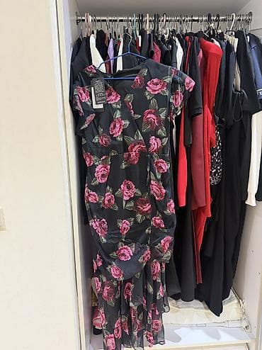 vecerni don: Qara fonda gül naxışlı ziyafət paltarı - Model: Qara rəng üzərində — 3