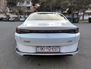 Aksesuarlar və tüninq: Model: Omoda A05 (sedan) Rəng: ağ Yanacaq sistemi: hibrid (benzin + — 3