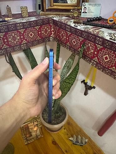 ikinci el 12: IPhone 12, Mavi, Face ID — 7