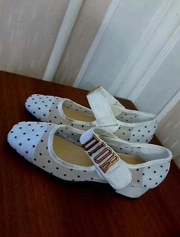 Tuflilər, Ölçü: 37, rəng - Ağ, İşlənmiş lalafo.az -da Tuflilər, Ölçü: 37, rəng - Ağ, İşlənmiş