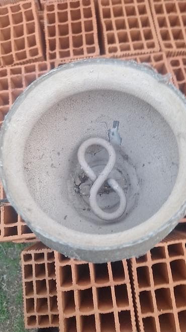 Antik elektrikli samovar - Material: metal gövdə, dörd ayaqlı baza