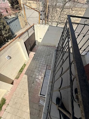 bakida kirayə ev: 4 otaqlı, 101 kv. m, Yeni təmirli — 2