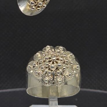 gumuş əşyaları: Dəstə daxildir: Bilərzik, Gümüş — 7