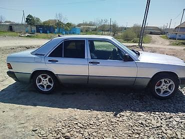 hyundai accent 2008: Mercedes-Benz 190 (W201) sedan - Korpus: 4 qapılı sedan, gümüşü rəng — 2