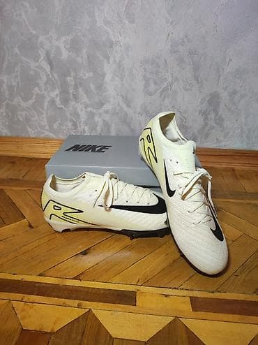 Butslar Nike, Ölçü: 44, Yeni