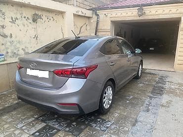 mersedes sedan: Hyundai Accent: 1.6 l | 2021 il Sedan — 3