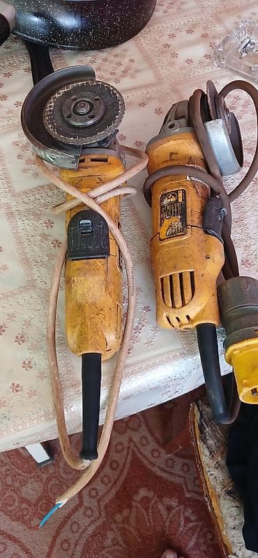 İki ədəd elektrik bucaqçı daşkəsən (UŞM) aləti - Korpus: sarı rəngli