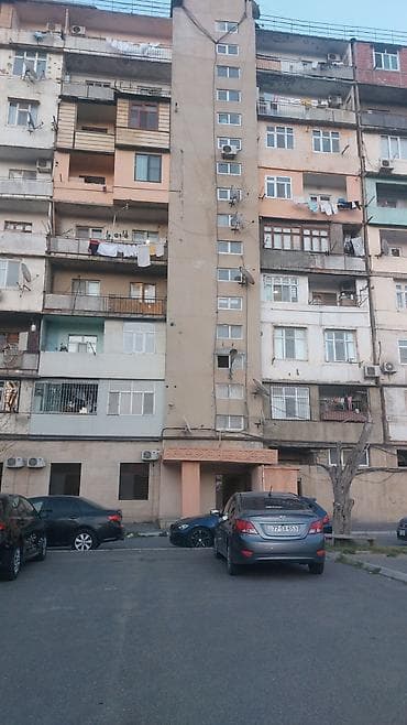 oguzda ev satilir: Bakı, Qaraçuxur qəs., 5 otaqlı, Köhnə tikili, m. Neftçilər, 76 kv. m — 3